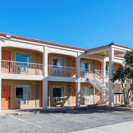 Hotel Super 8 By Wyndham Abilene North Esterno foto